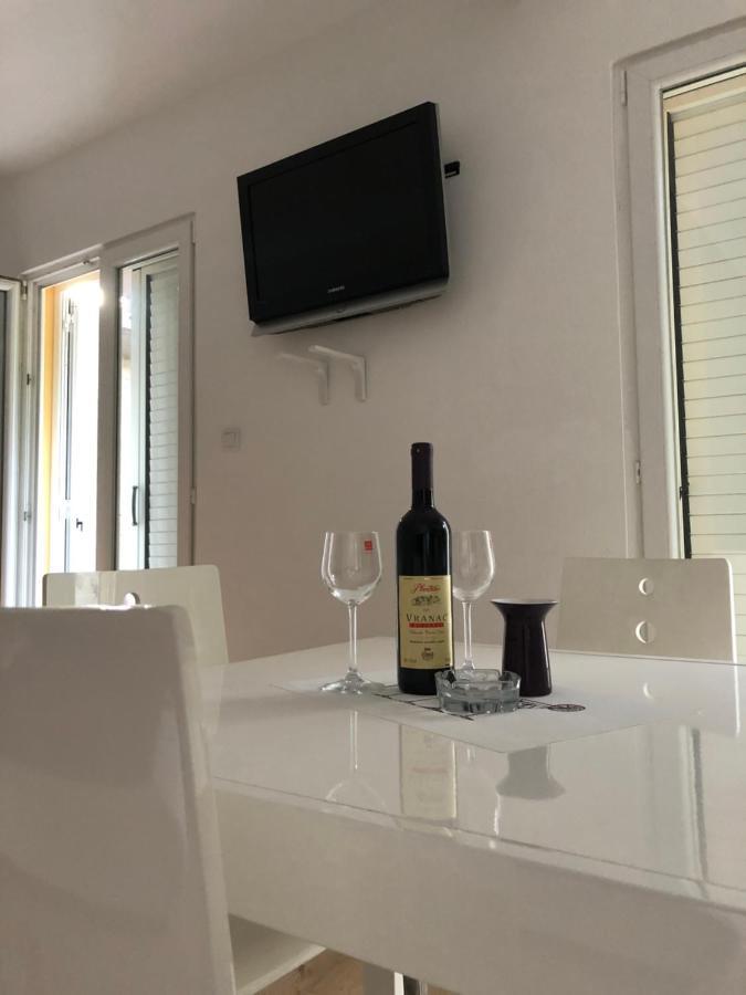 Ferienwohnung Apartman Iskra Bijela Exterior foto