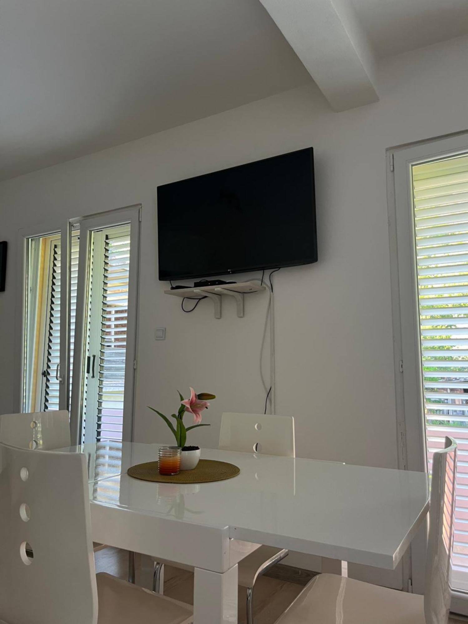 Apartman Iskra Bijela Exterior foto